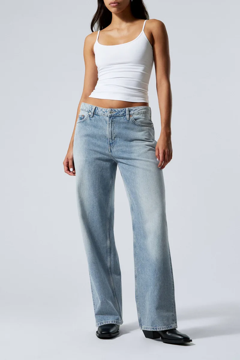 Pocketed Mid Rise Jeans